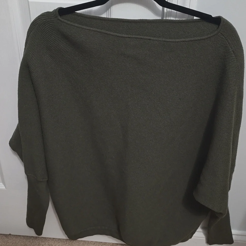 Green casual batwing sweater - Picture 4 of 7